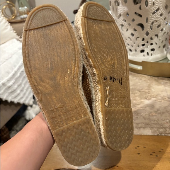 Manebi Crochet beige espadrilles - Picture 8 of 10